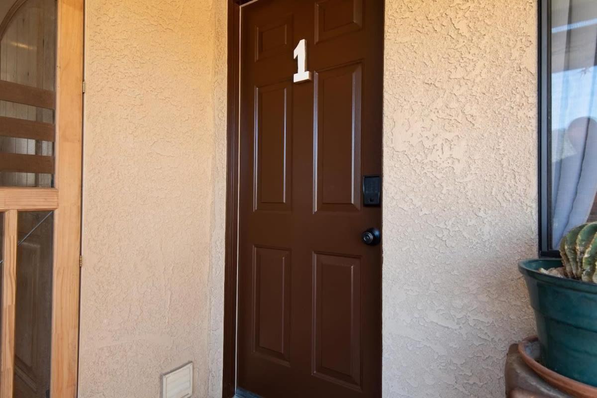 Renovated Lodge - Room 1 With Pool Access Joshua Tree Exterior photo