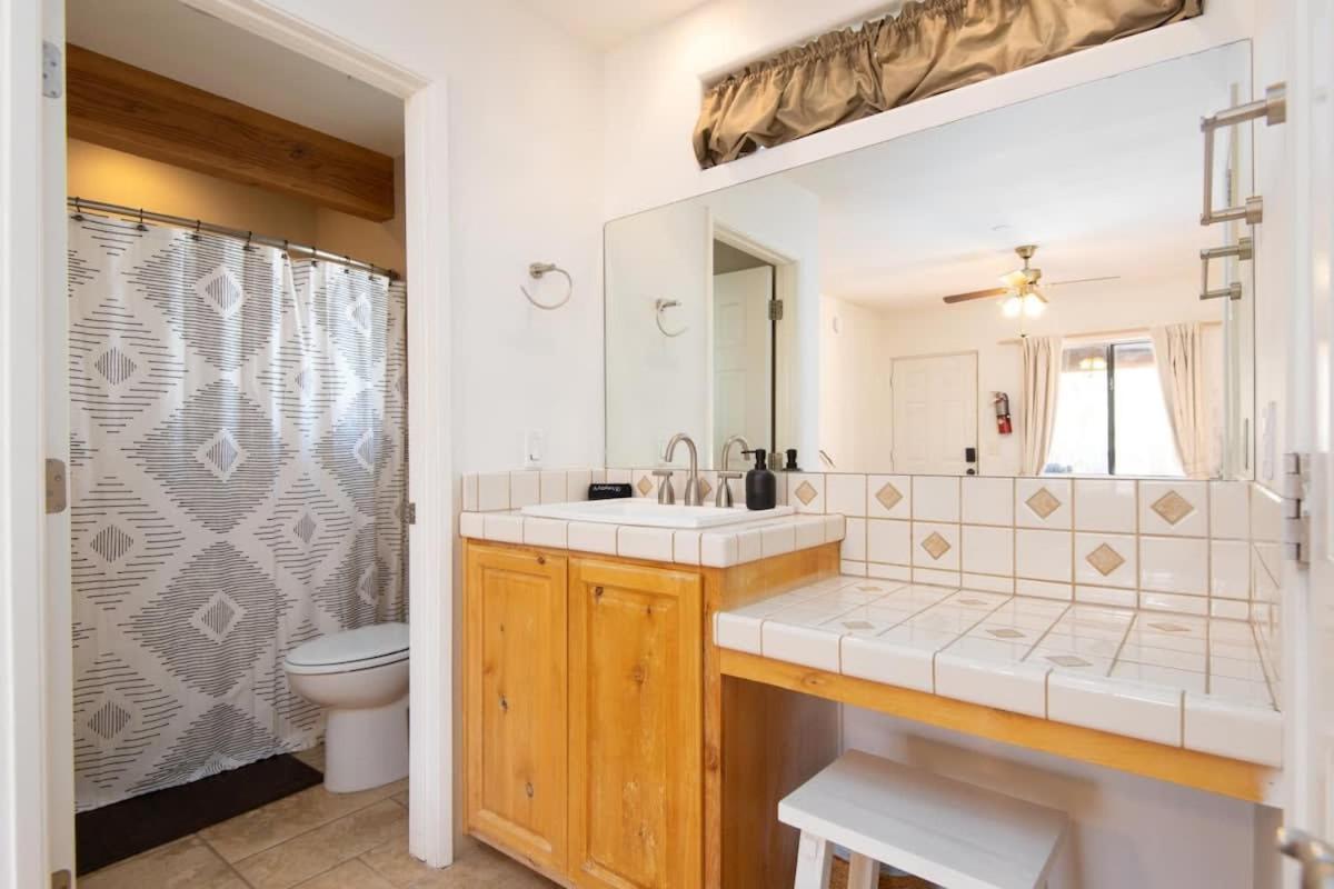 Renovated Lodge - Room 1 With Pool Access Joshua Tree Exterior photo