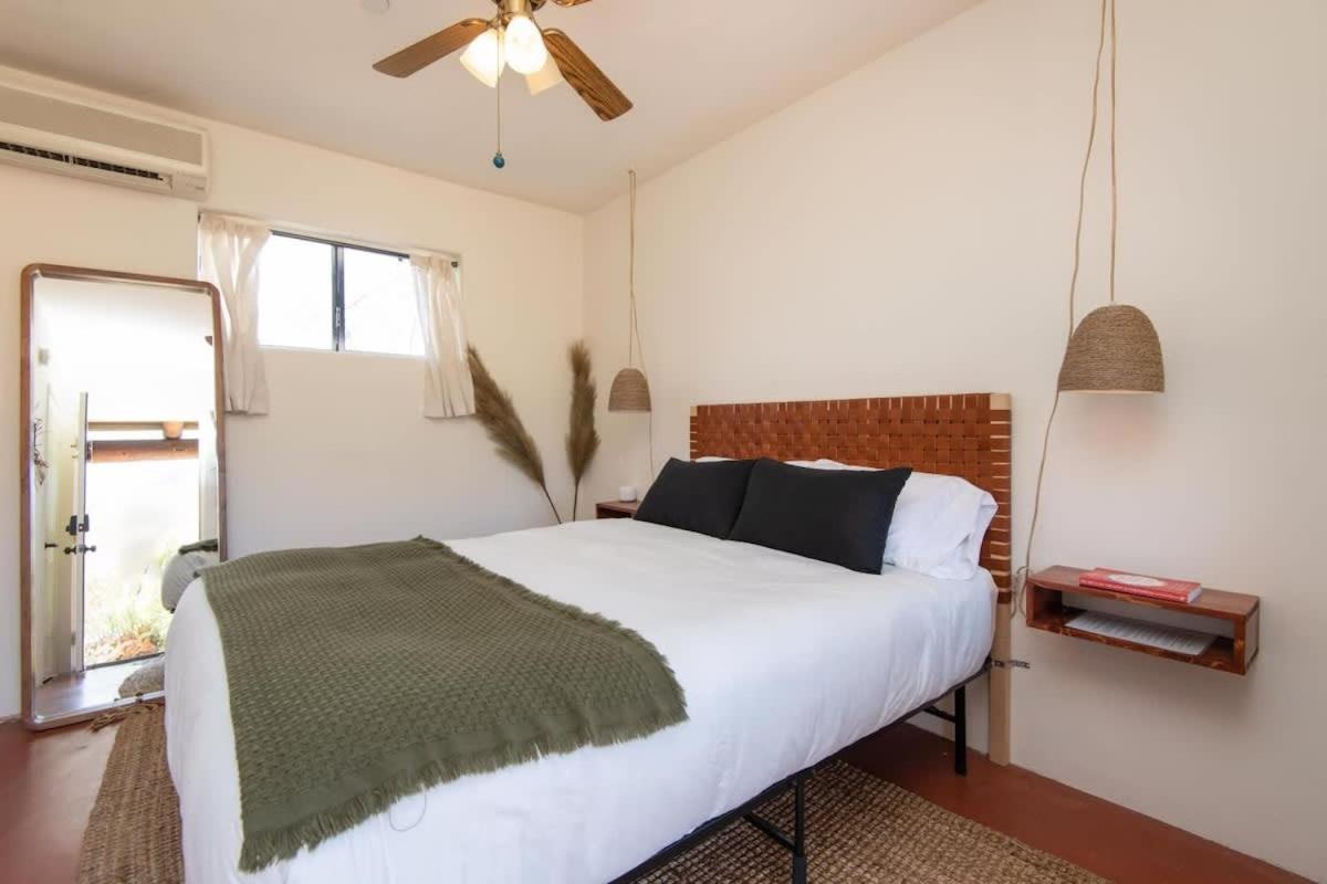 Renovated Lodge - Room 1 With Pool Access Joshua Tree Exterior photo