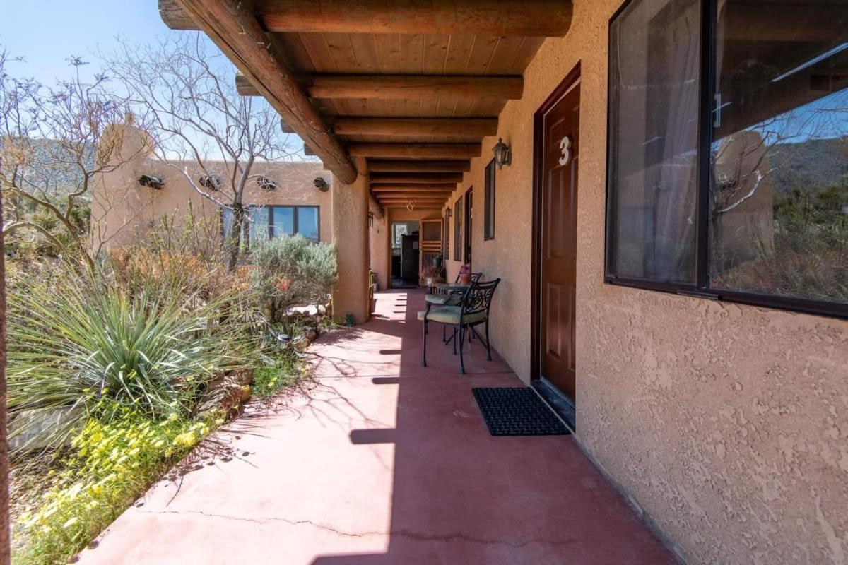 Renovated Lodge - Room 1 With Pool Access Joshua Tree Exterior photo