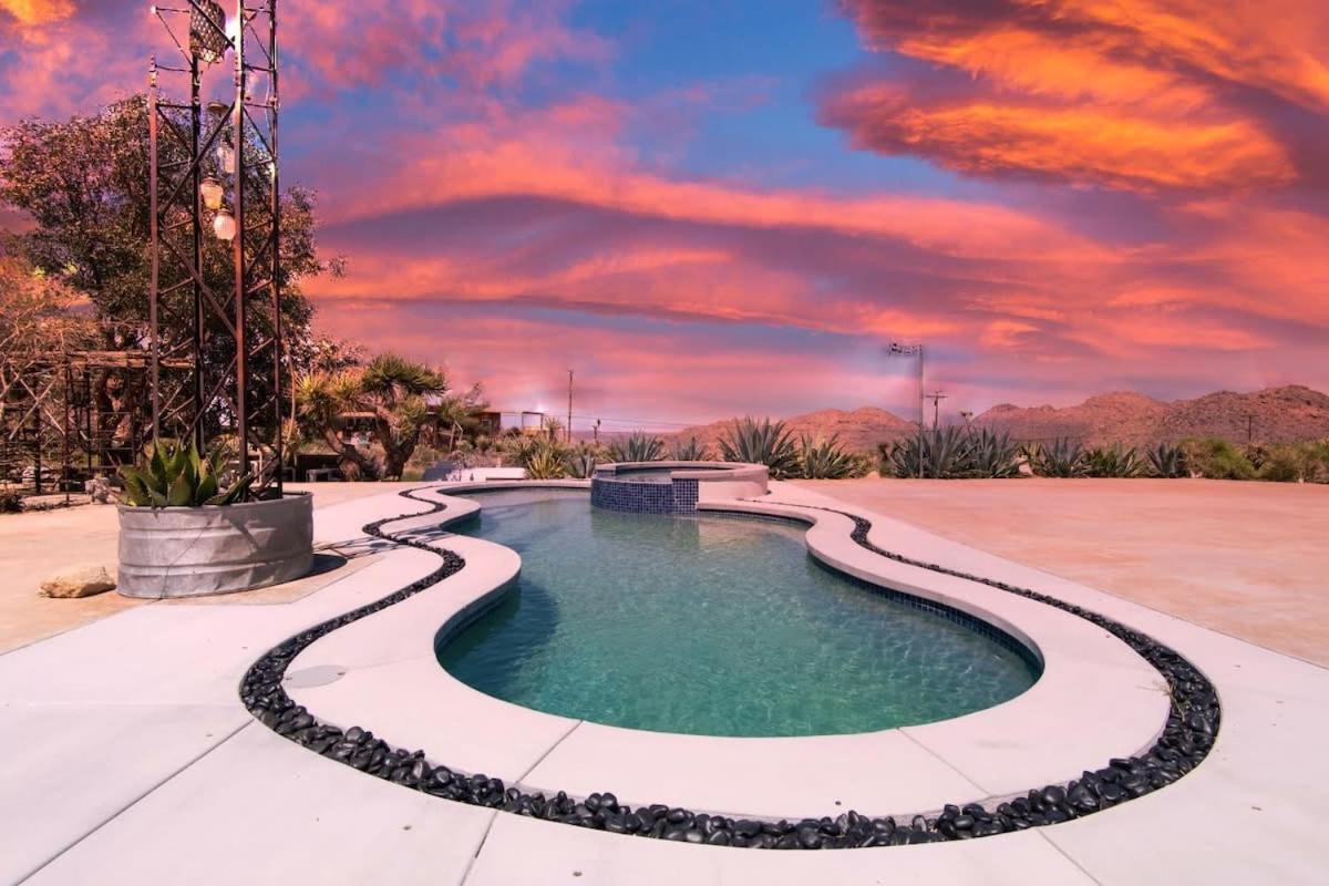 Renovated Lodge - Room 1 With Pool Access Joshua Tree Exterior photo